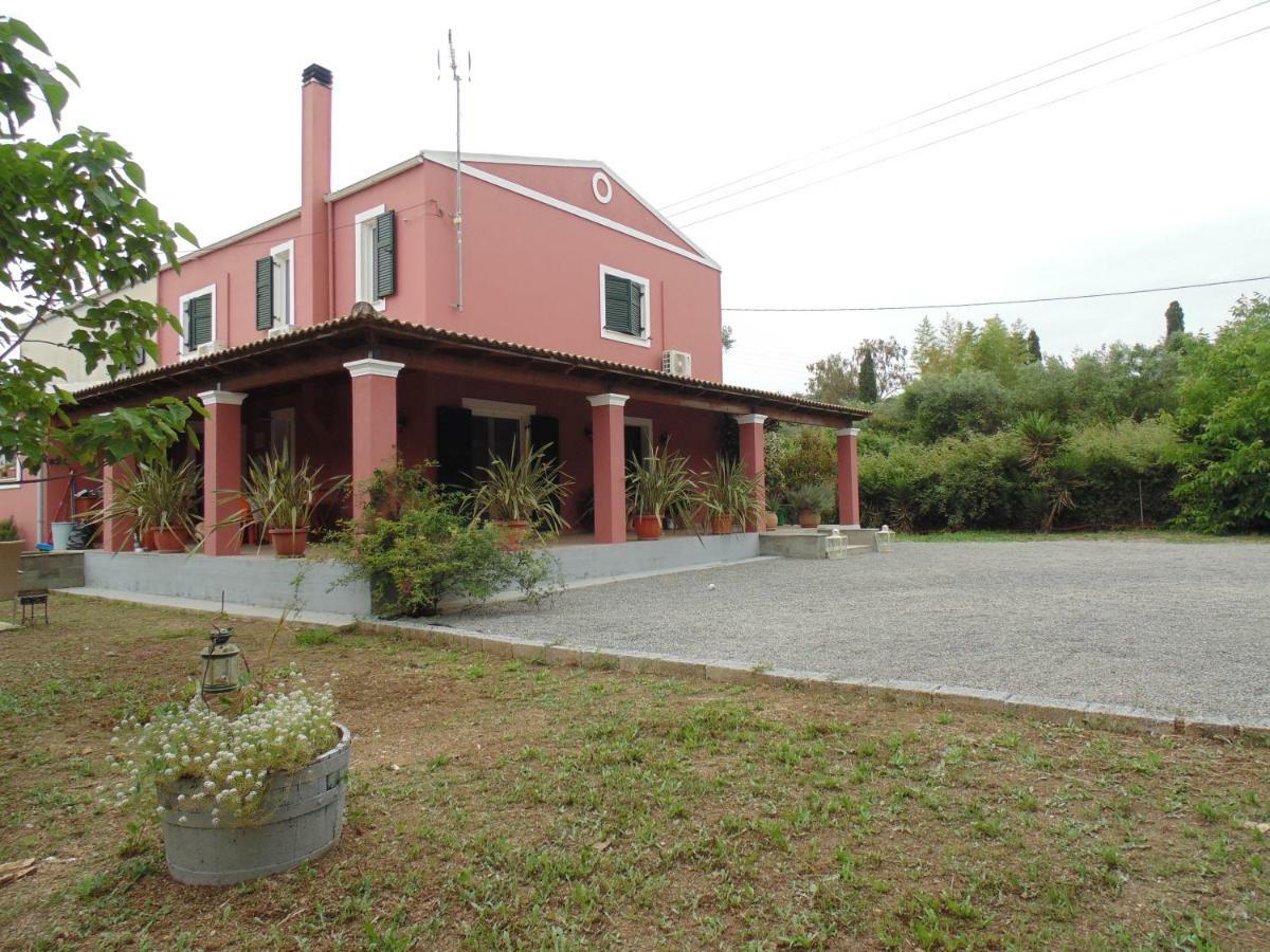 Birdsing Cottage Dassia  Extérieur photo